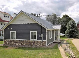 6951 Roelofs Ct, Lake Ann, MI 49650