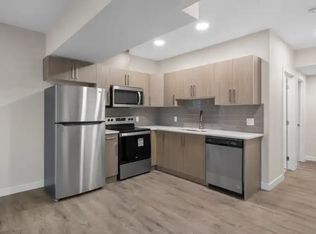 5044 Chappelle Rd SW #1A, Edmonton, AB T6W4H7