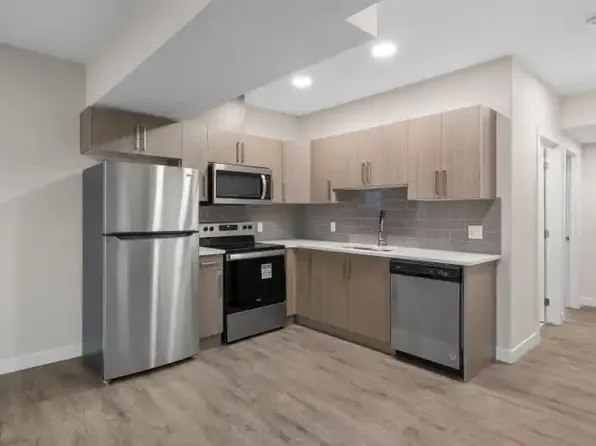 5044 Chappelle Rd SW #1A, Edmonton, AB T6W 4H7
