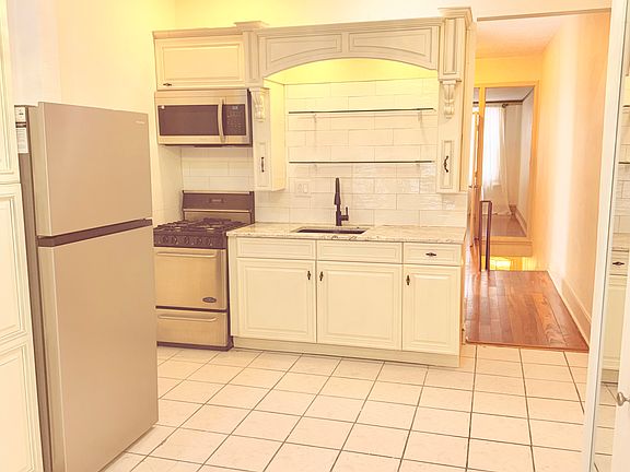 2nd image of 3317 Ridge Ave Floor 2