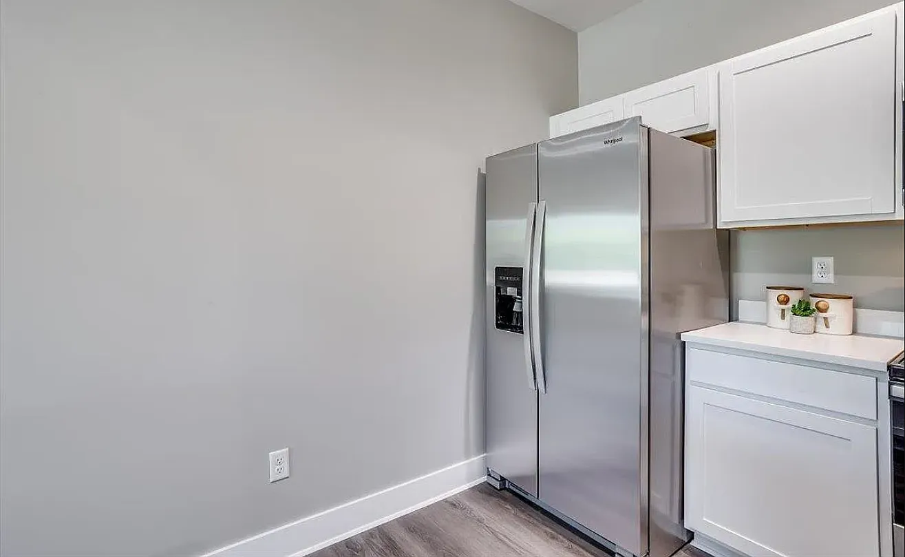 4 bed, 1376 sqft, $1,645 — Photo 4