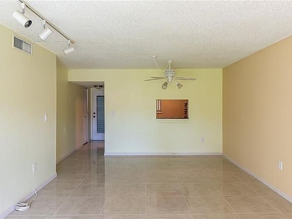 5th image of 1800 N Lauderdale Ave APT 1114