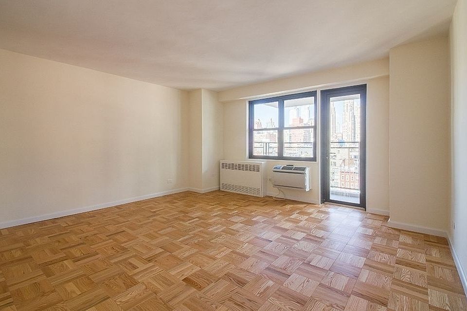 1st image of 350 W 51st St APT 10E