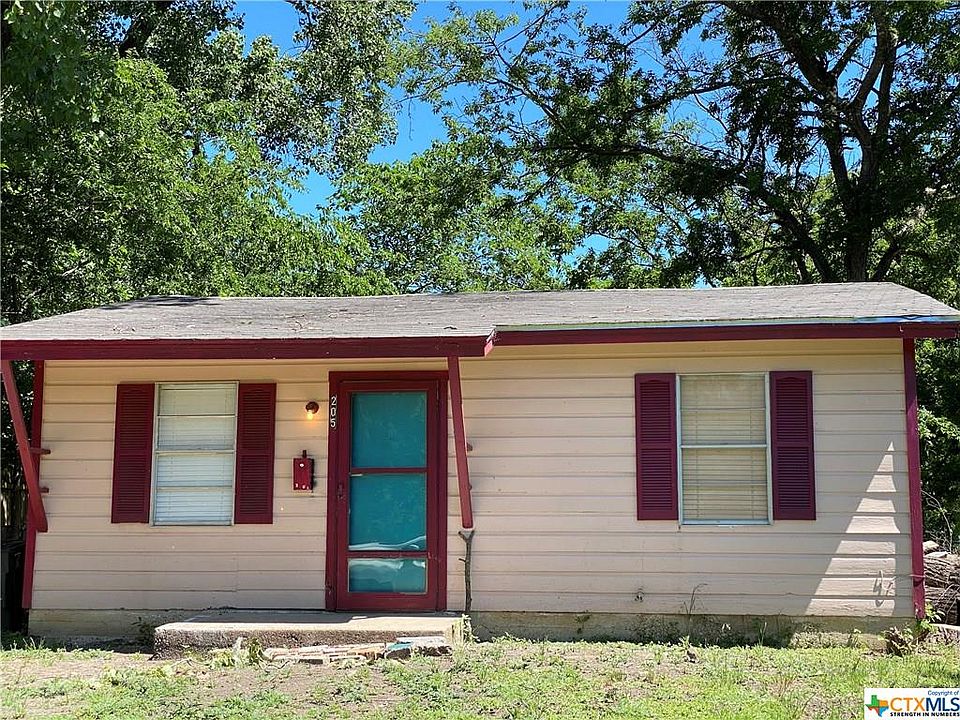 1st image of 205 E Hoover Ave
