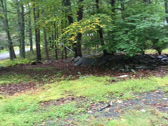 5th image of 104 Roosevelt Dr