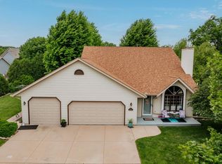 S77W16726 Bridgeport Way, Muskego, WI 53150