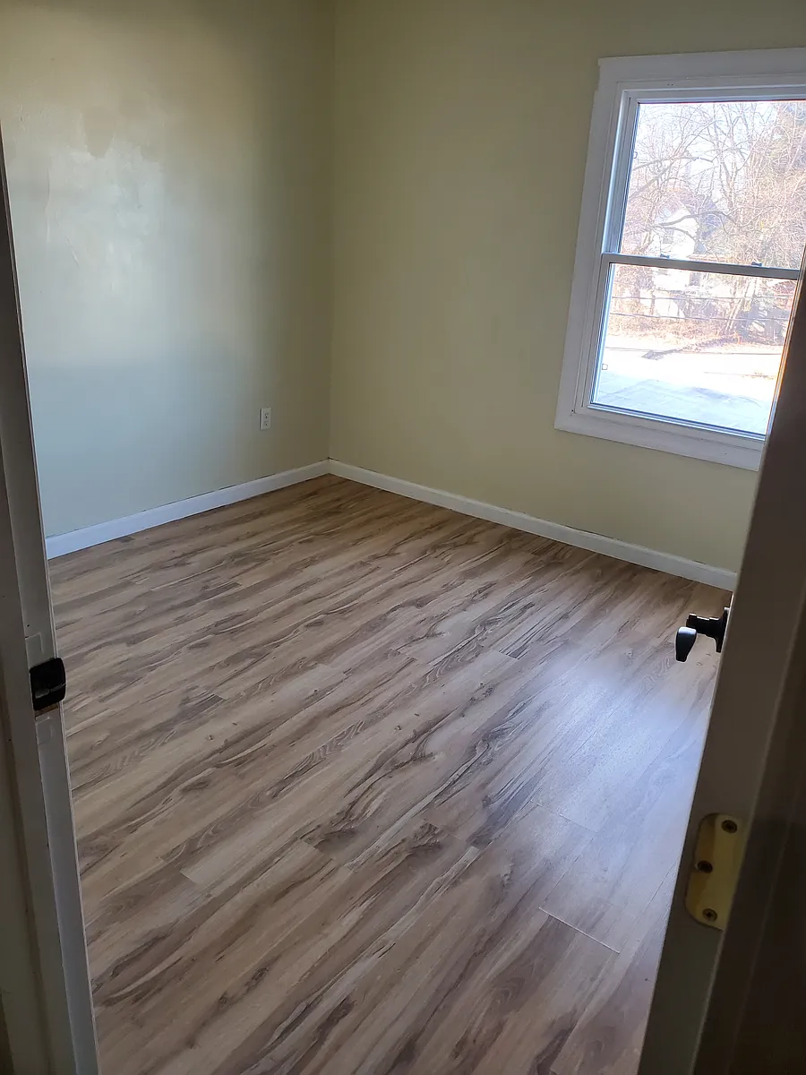 Building Photo - 2866 Lewis Ave #1