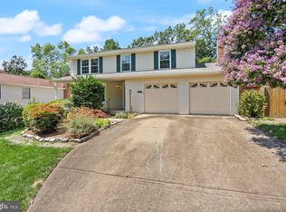 7214 Adrienne Glen Ave, Springfield, VA 22152