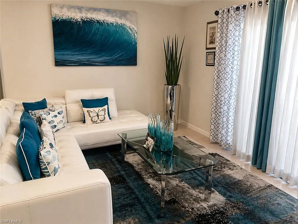 3 bed, 2.0 bath, 2242 sqft, $1,900 — Photo 3