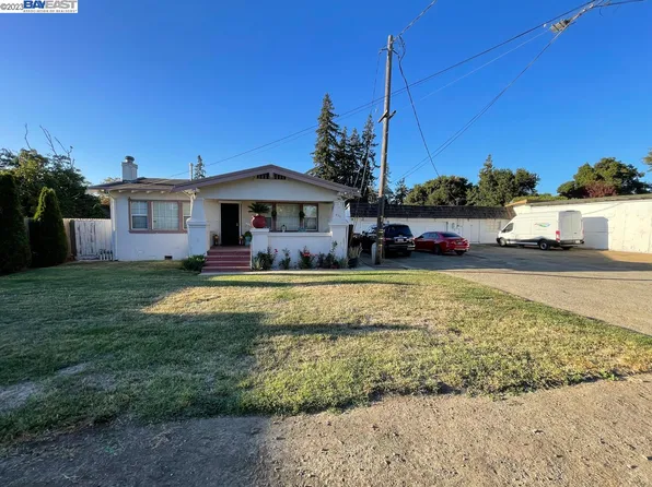 836 Blossom Way, Hayward, CA 94541