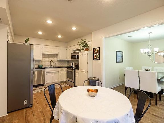 3rd image of 9732 Nieman Pl