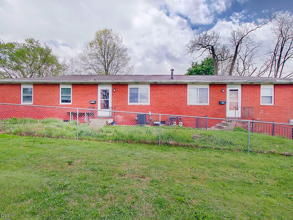 1445 Hyde Park Ave
