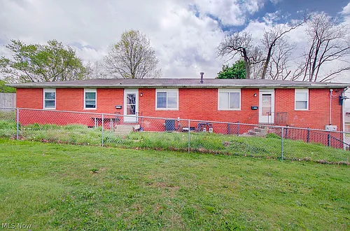 1445 Hyde Park Ave Photo 1