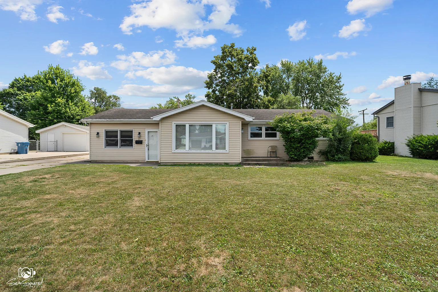 37 Dennison Dr photo 1