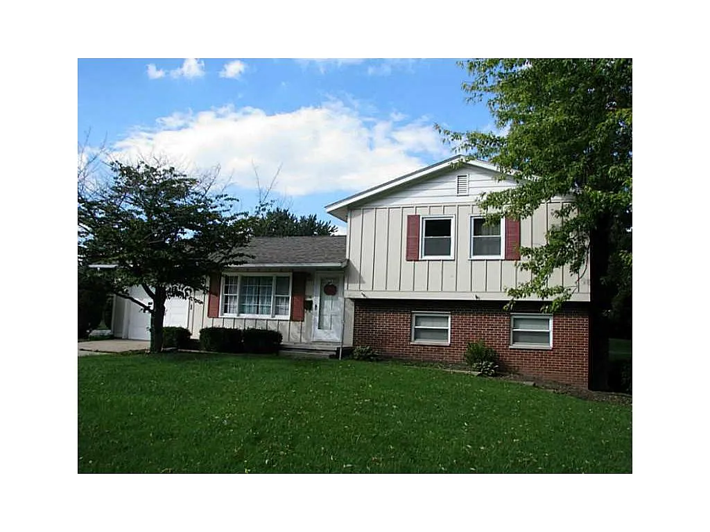 506 Hillcrest Dr photo 1