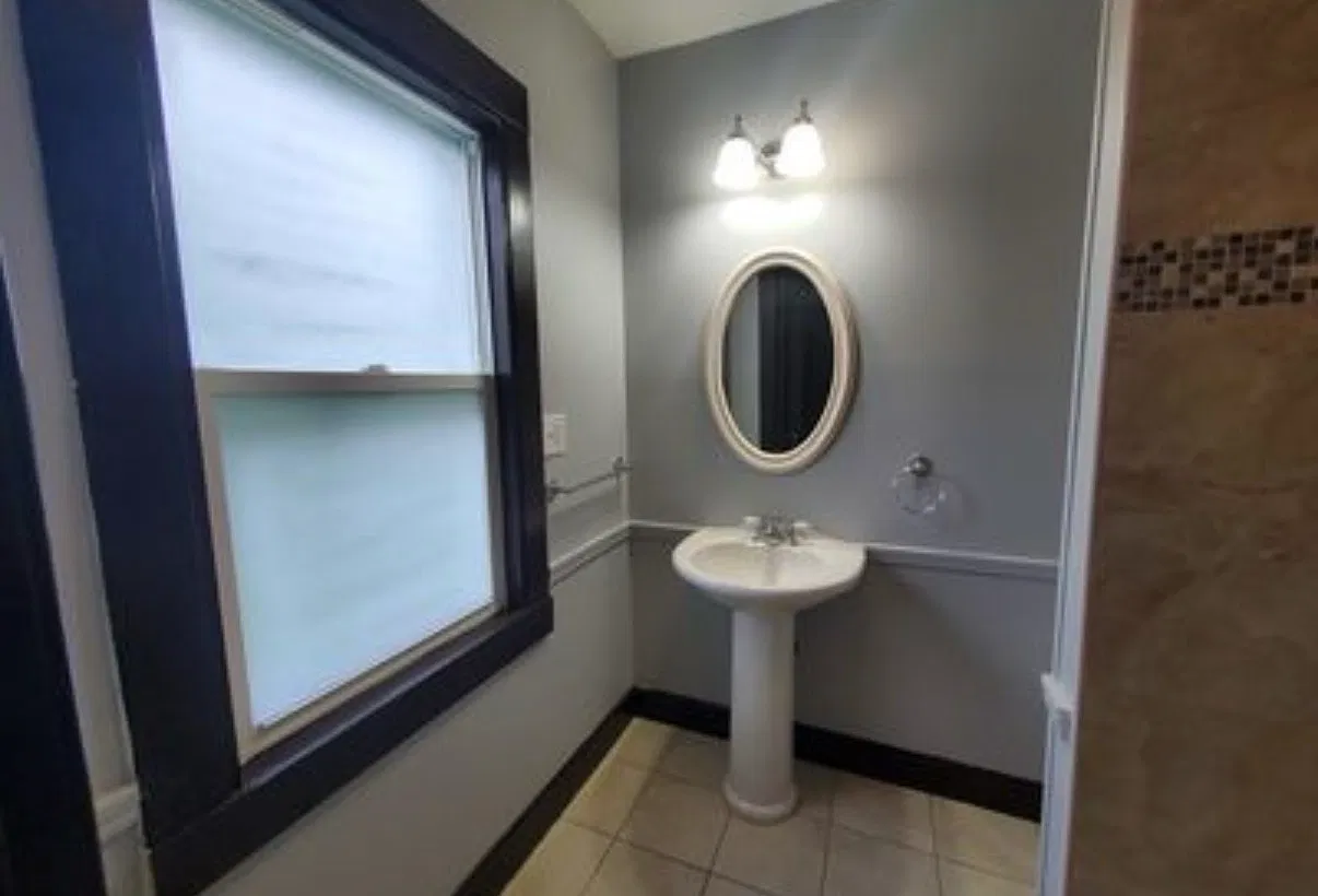 3 bed, 1400 sqft, $1,250 — Photo 4