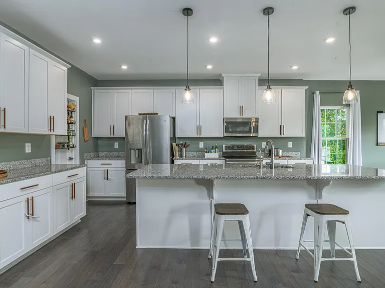 405 Potomac View Pkwy — Photo 5
