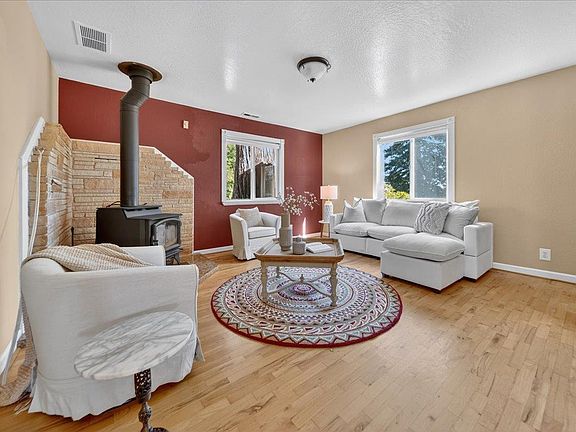 3rd image of 107 Paulsen Rd #D