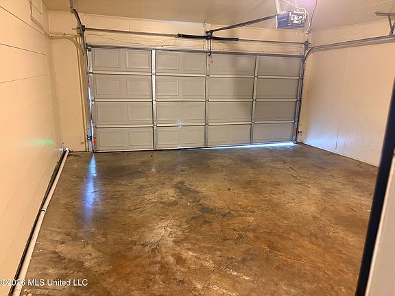 2nd image of 2377 Breckinridge Rd