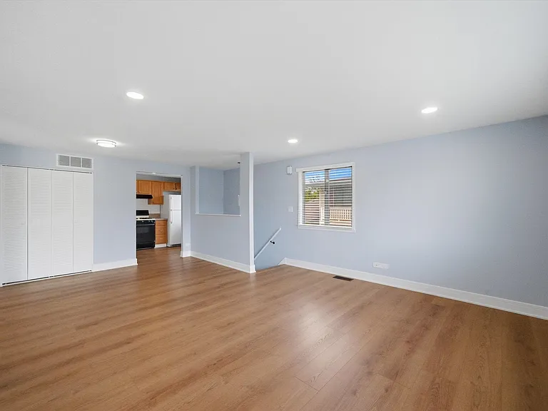 18 Dennis Ct #18 — Photo 8