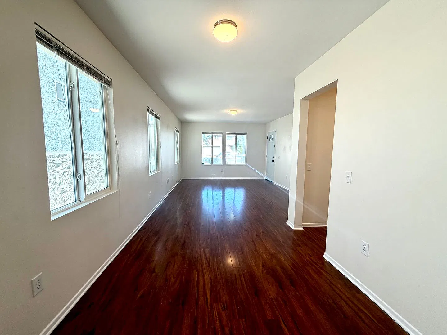 Adorable Chatsworth Home For Great Price — Photo 4