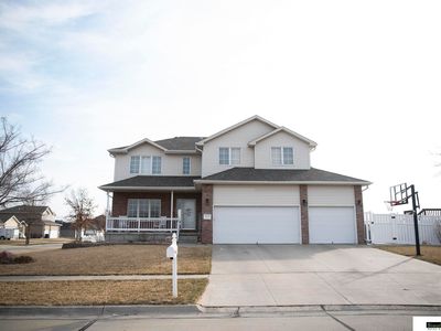 8837 Prairie Village Cir, Lincoln, NE, 68507