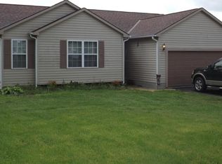 215 Blacks Rd, Pataskala, OH 43062