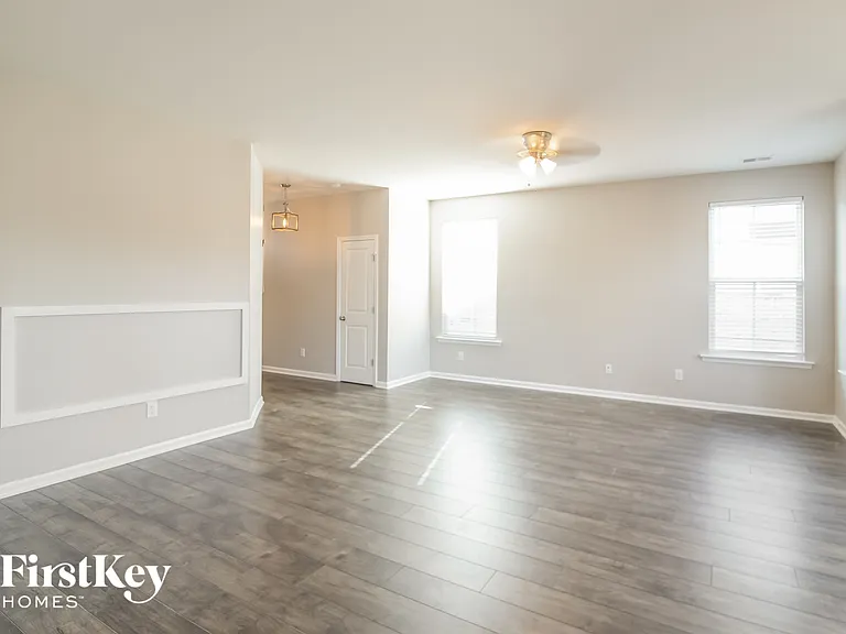 105 Sugeree Dr — Photo 4