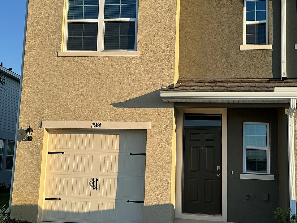 1584 Swan Swim Dr #1584