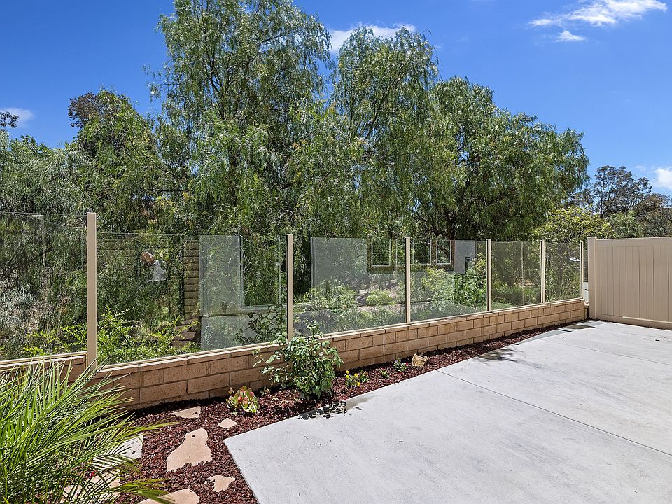1st image of 43116 Avenida Cielo