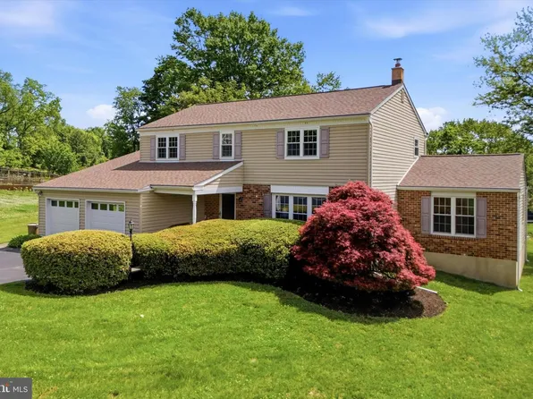 22 Woodstock Cir, Collegeville, PA 19426