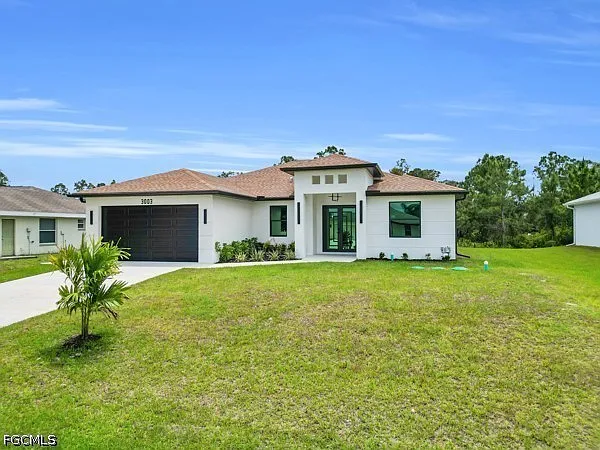 3 bed, 2.0 bath, 1900 sqft, $2,500 — Photo 2