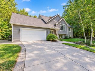 5480 Hidden Acres Ct, Holland, MI 49424
