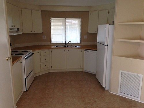 3rd image of 364 Heritage Blvd