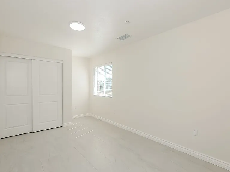 Spacious 3BR/2BA Home with Open Floor Plan, Garage & Washer/Dryer — Photo 63