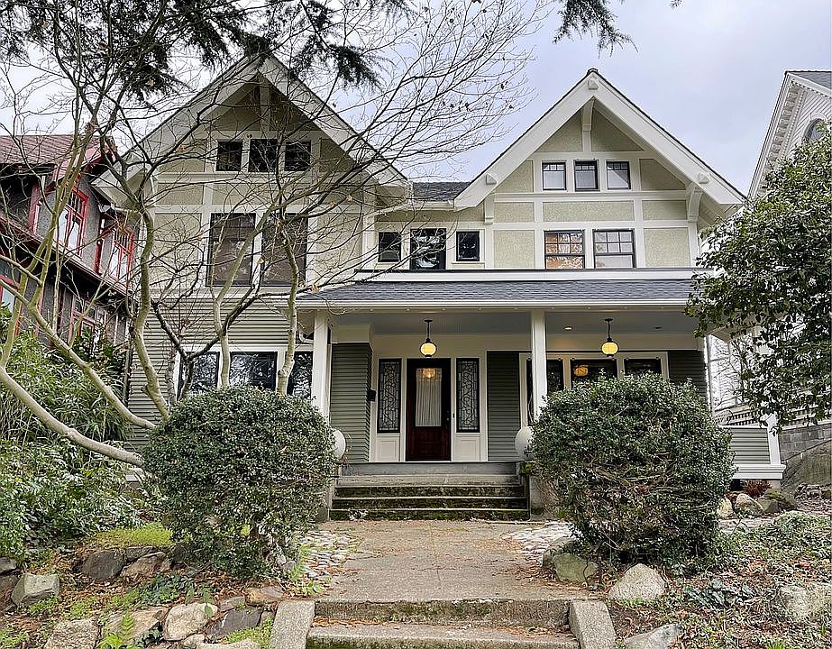 1st image of 2832 Broadway E