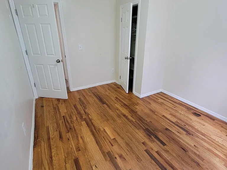 1543 Morris Ave #1 — Photo 9