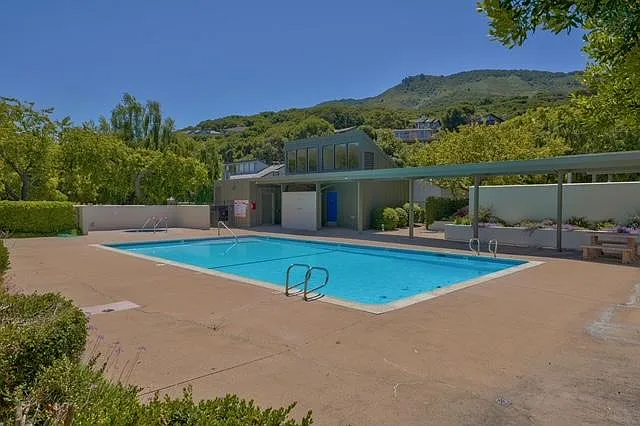 3 bed, 2348 sqft, $6,000 — Photo 3