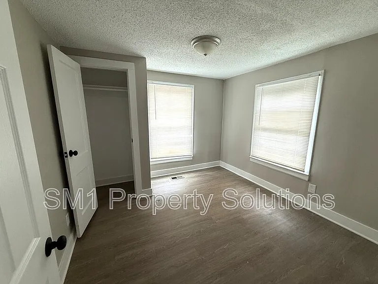915 Willow Rd — Photo 18