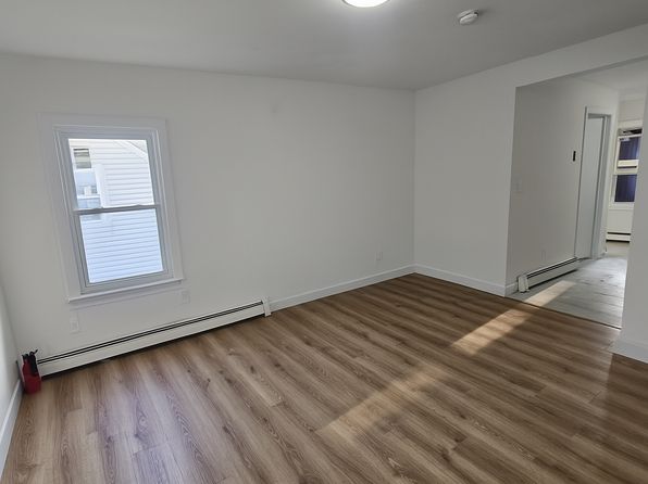109 Ralph St #2L