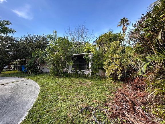 2nd image of 36 THOMAS Road