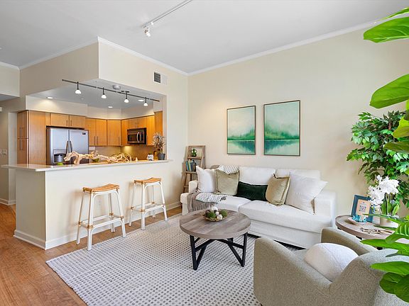 4th image of 110 Richmond Dr SE Unit 308