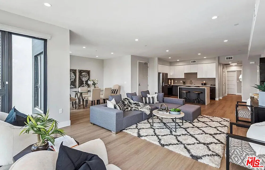 3 bed, 2.5 bath, 2039 sqft, $6,795 — Photo 1