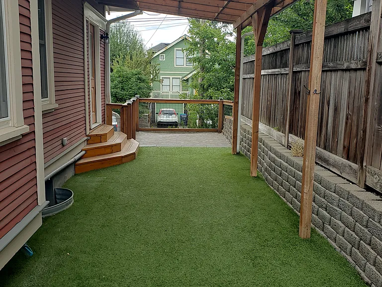 4512 N Commercial Ave — Photo 15