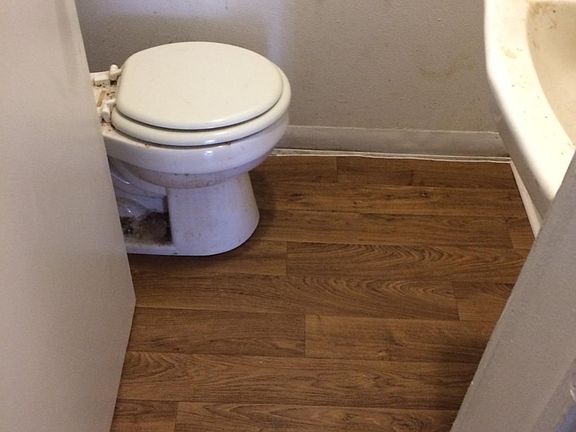 4th image of 103 N Center St #A
