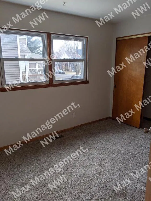 4232 Drummond St — Photo 4