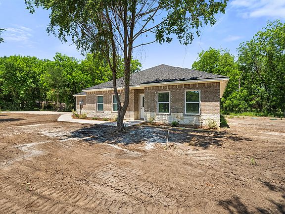 3rd image of 1011 SE County Road 3048e