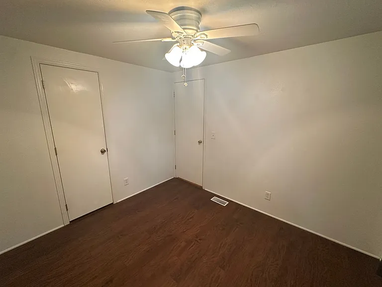 3959 Cartwright St — Photo 10