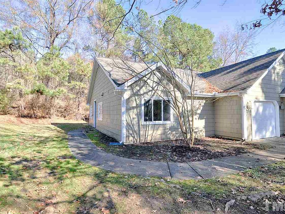 1st image of 4106 Pin Oak Dr