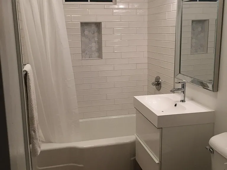 883 Highland Ave NW — Photo 5